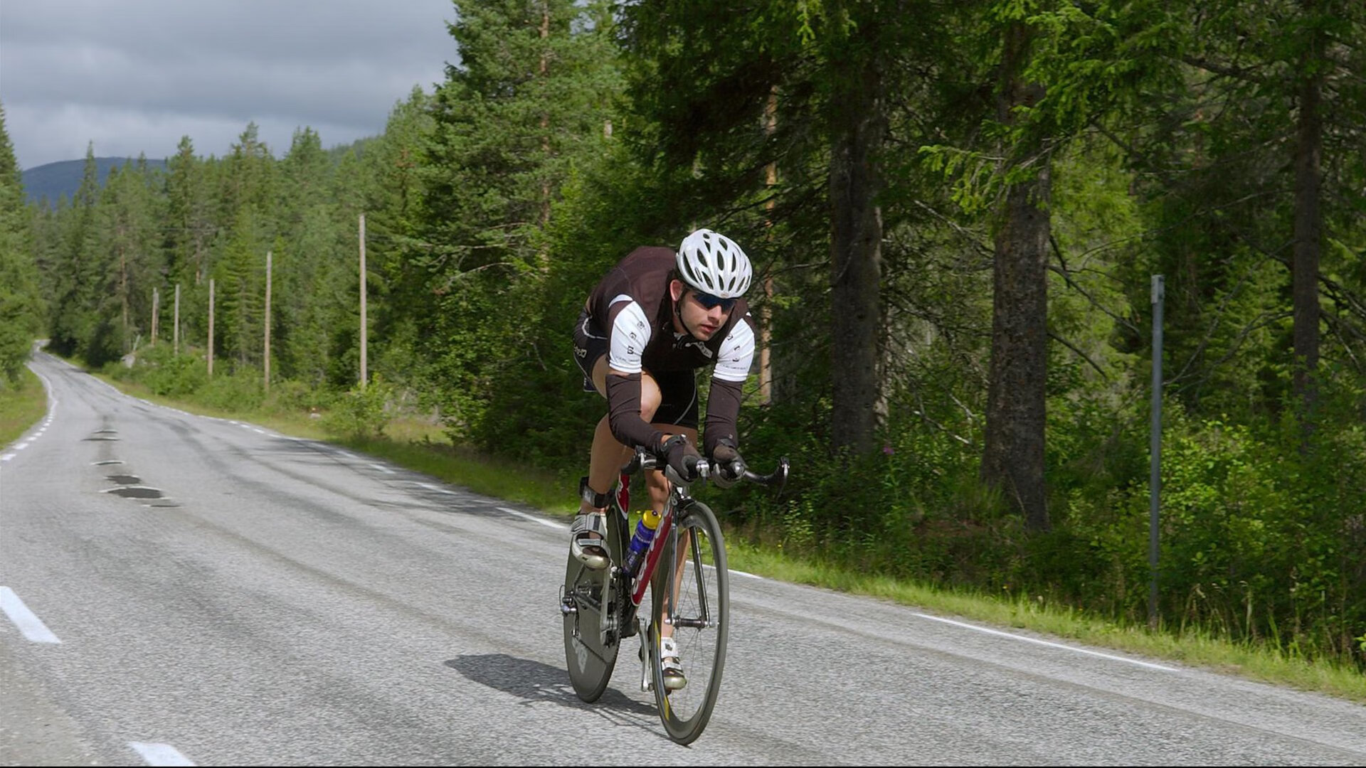 Ming连续十五场比赛得分超过出色防守，掘金挑战极限！